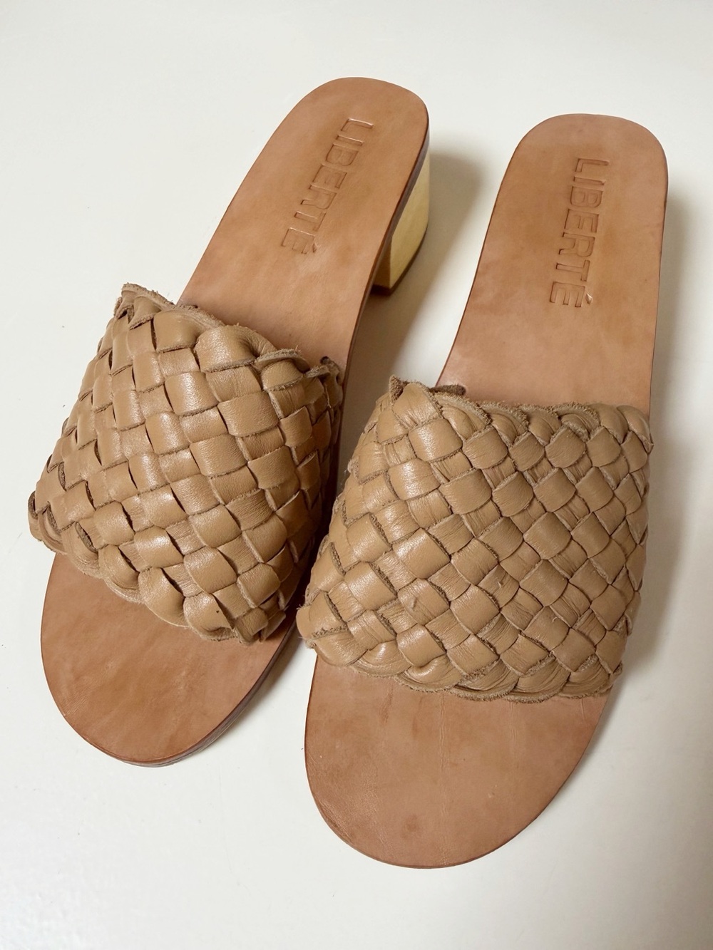 Liberte Woven Sandals Size 7